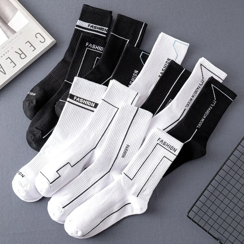 Socks men's stockings Street cotton men's trendy socks simple black and white medium tube socks ins four seasons sports socks