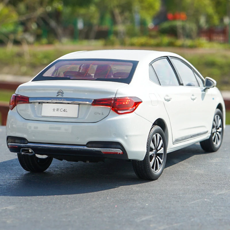 Литая модель автомобиля Citroen C4L 1:18 игрушки для детей рождественские подарки