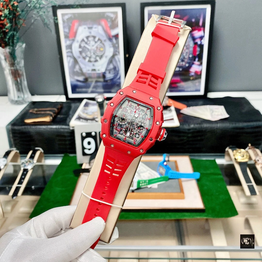 

High Quality Watches for Men Tonneau Shape Dial Rubber Strap Quartz Watch Multifunction Chronograph Complete Calendar Stop Watch