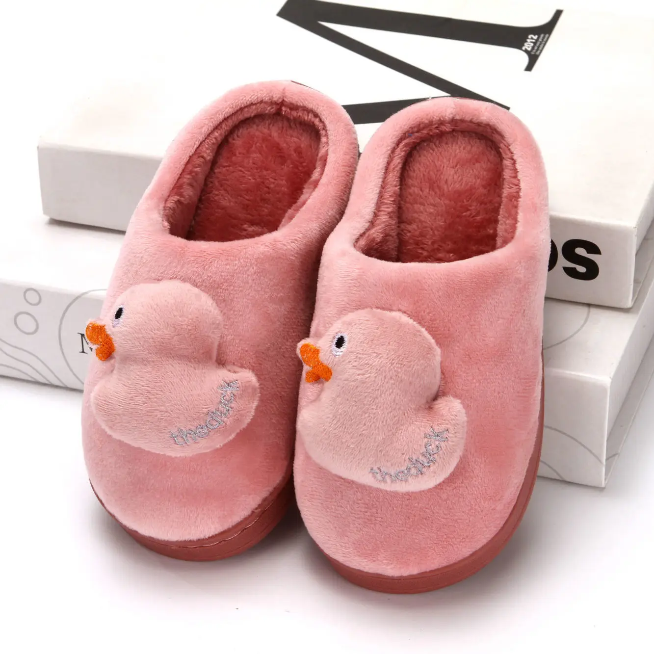 

Детские хлопковые тапочки осень-зима Нескользящие Мультяшные тапочки для мальчиков и девочек детские домашние тапочки пушистые тапочки дл...