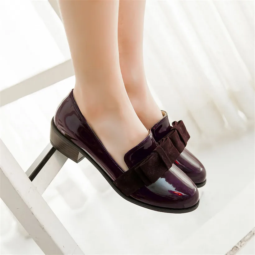 Wine Red (Dark Red) Большие размеры 48; женские лоферы из лакированной кожи с круглым носком; элегантная обувь на плоской подошве; красные повседневные офисные Мокасины без застежки с бантом; модельные женские туфли - Цвет: Wine Red (Dark Red)