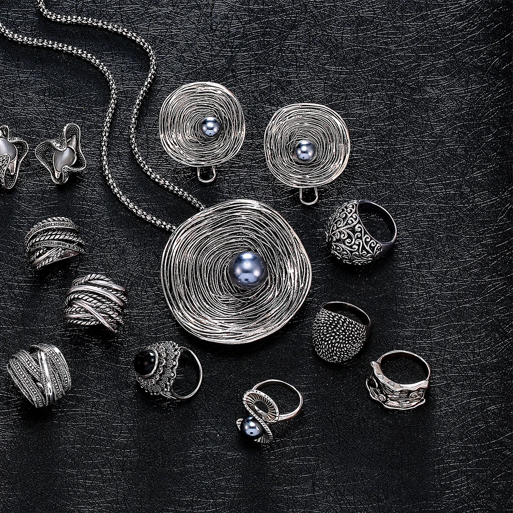 Mytys Antique Rings Collection Vintage for Women Oxide Silver Retro Fashion |