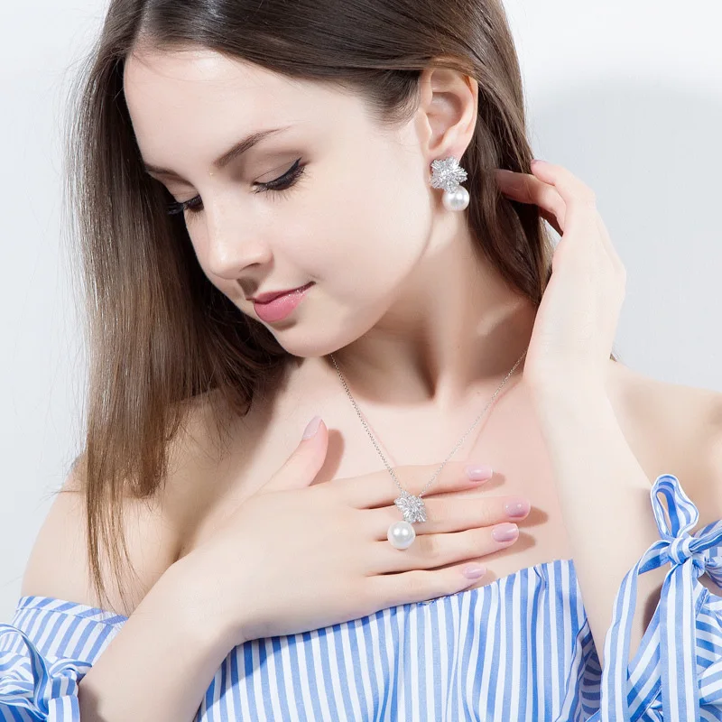 

High-End Snowflake Design Set With Cubic Zirconia White Pearl Earrings For Women's Exquisite Gift