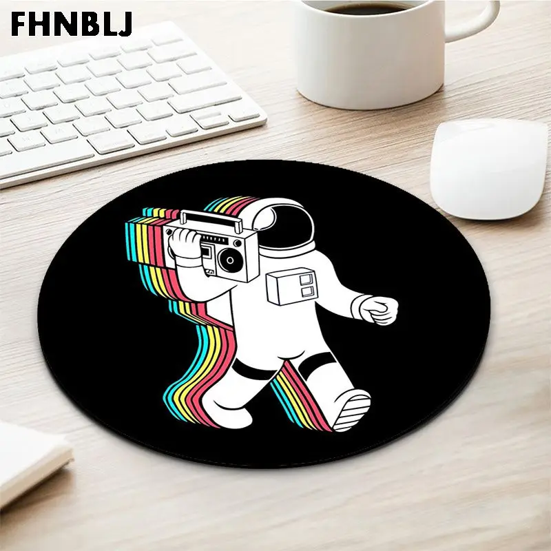 

FHNBLJ Hot Sales Astronaut gamer play mats round gaming Mousepad gaming Mousepad Rug For PC Laptop Notebook