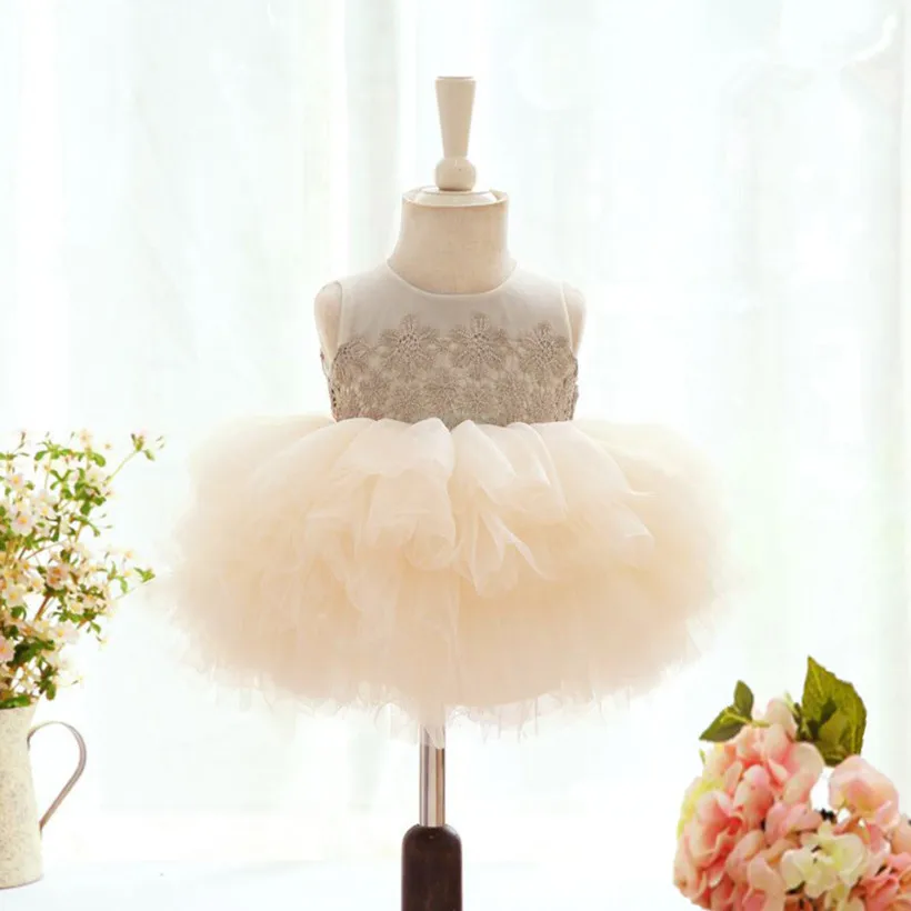 

Платье детское кружевное на первый день рождения