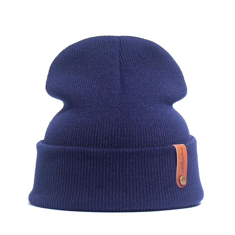 Зимние шапки однотонная зеленая шапка теплая мягкая унисекс вязаная с черепом