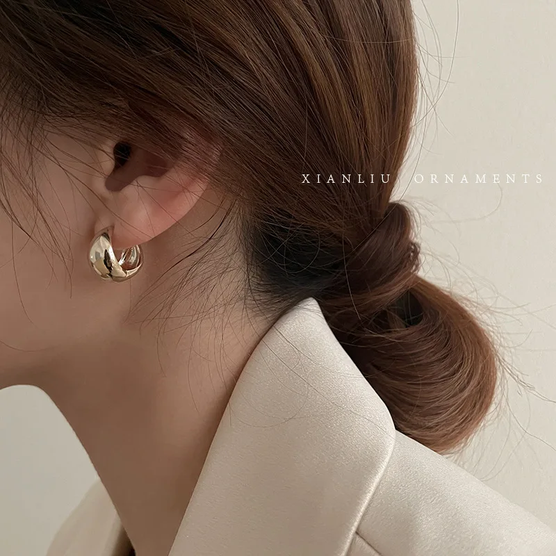 

New Arrial Hoop Earrings Round Korean style Geometry Small Earrings for Women 2021 trend Classical Jewelry Exquisite Earrings