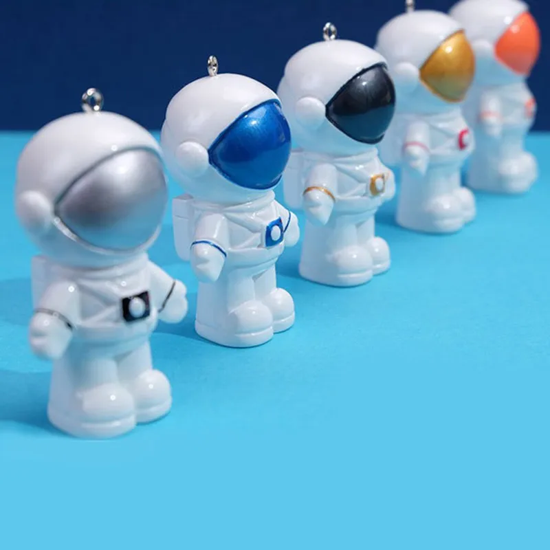 

White Resin Astronaut Spaceman Keychain Universe Planet Key Chain Pendant Key Ring Gift Birthday Present