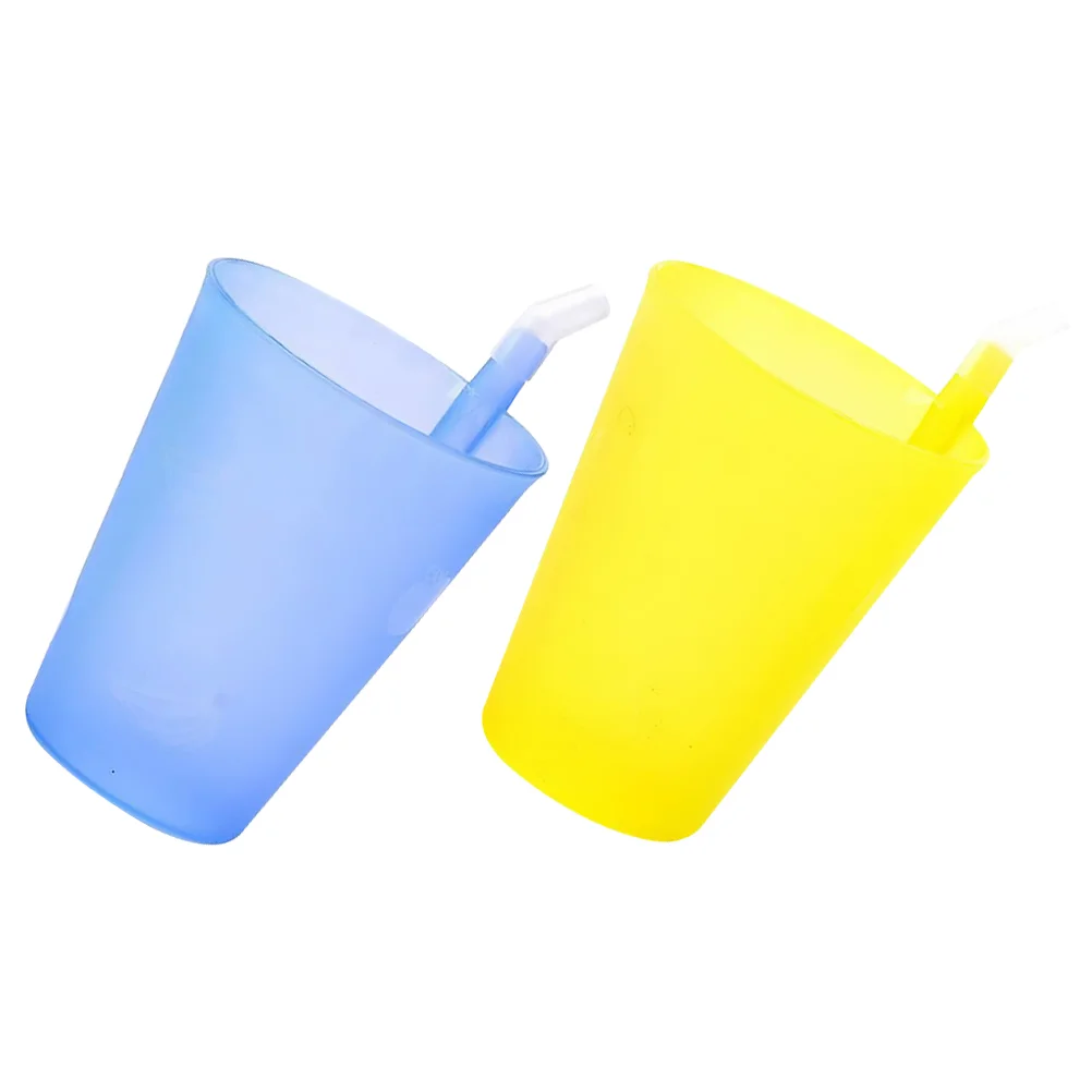 

2pcs Children Drinking Cups Plastic Water Cup Kids One-piece Cups with Straw