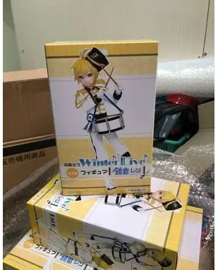 

Kagamine Len Winter Live figure pvc model