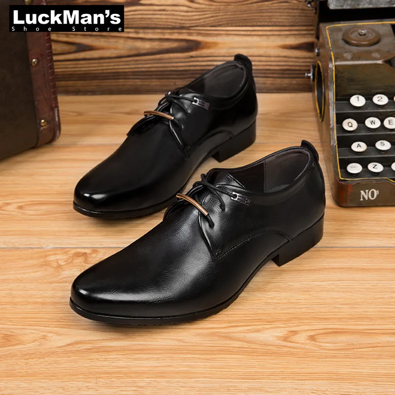 Мужские модельные туфли в деловом стиле Новые модные кожаные на шнуровке для
