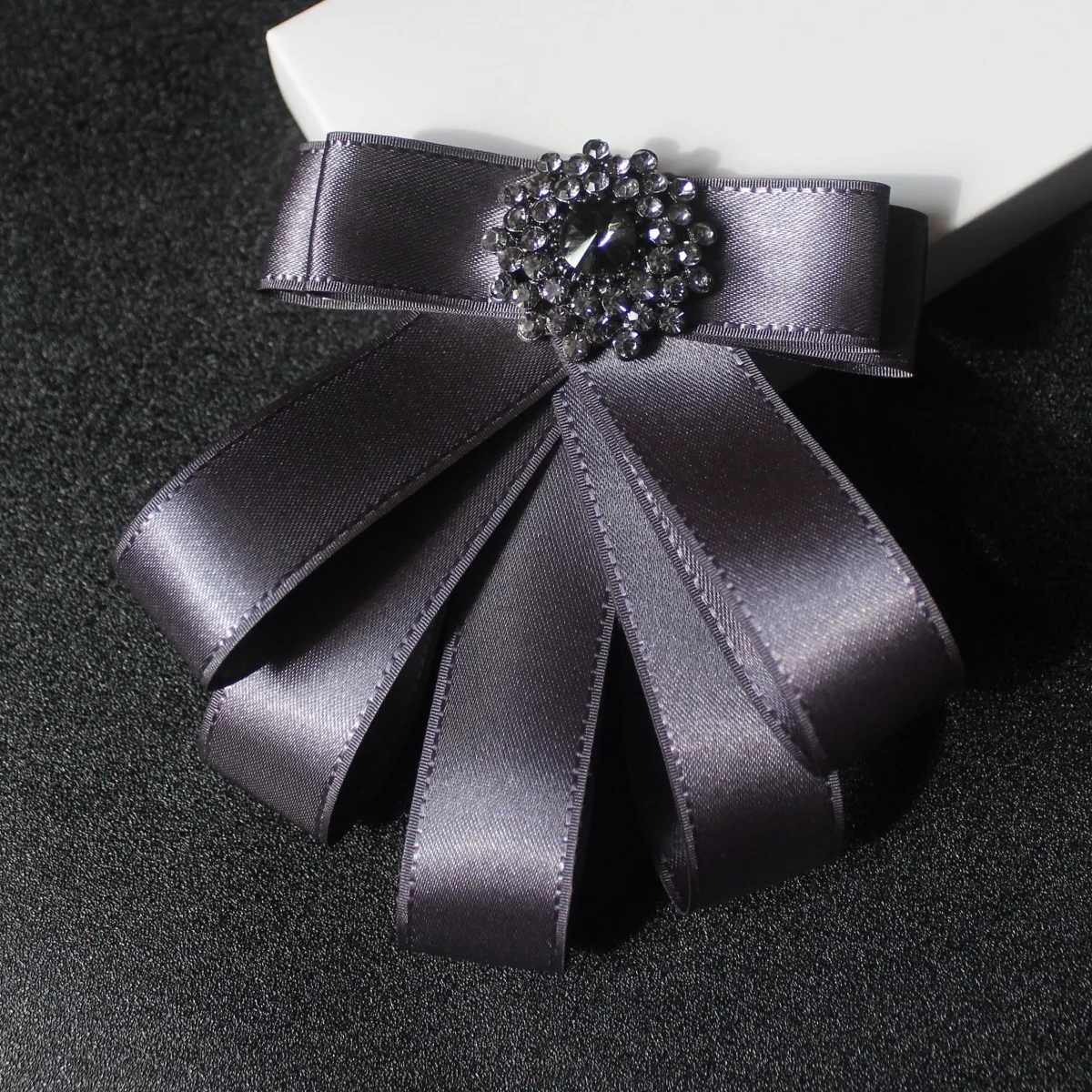 2021 Ручной Работы Стразы Лук галстук для жениха, друга жениха, брильянтовым воротником в стиле Оксфорд для деловых встреч рубашка красный галстук-бабочка узел свадебные аксессуары для одежды 2021 Ручной Работы Стразы Лук галстук для жениха, друга жениха, брильянтовым воротником в стиле Оксфорд для деловых встреч рубашка красный галстук-бабочка узел свадебные аксессуары для одежды