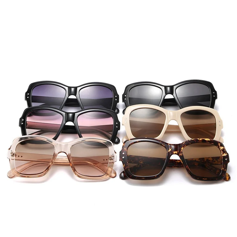 

Big Square Sunglasses Women 2020 Fashion Traveling Retro Style Rivets Sun Glasses for Woman Men Goggles gafas zonnebril dames