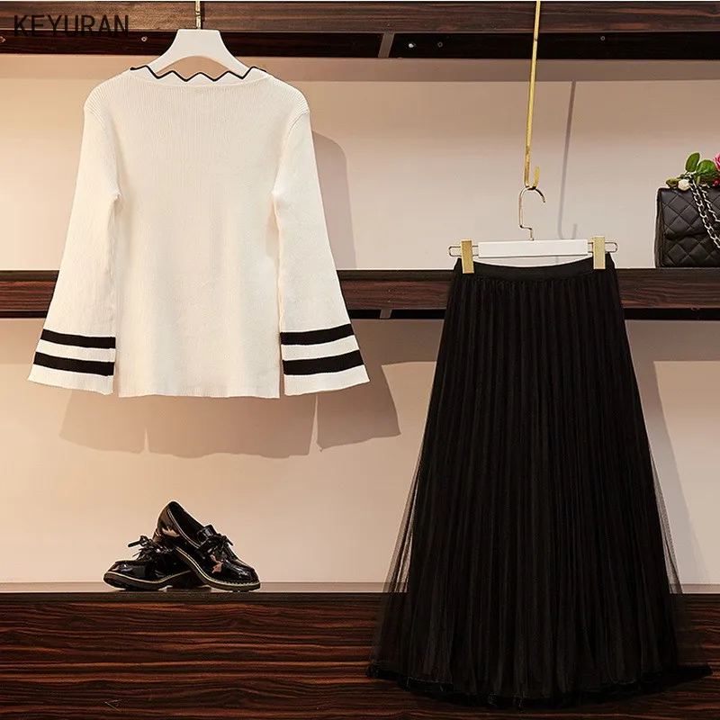 

2020 Spring Runway Suit Set Women Fashion New Long Sleeve Striped Black Knitted Top and Midi Pleated Mesh Skirt 2 piece Sets