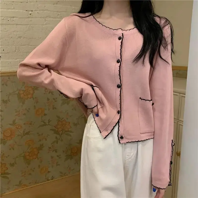 

2021 new design with summer thin white cardigan short long sleeved sweater women's top trend