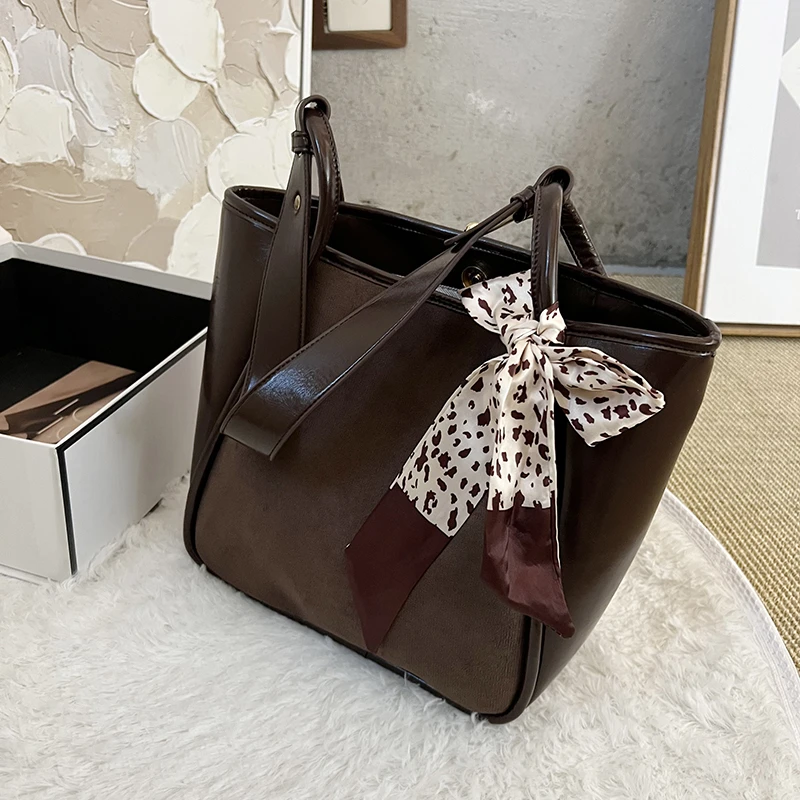 

Новинка Зима 2021, повседневная женская сумка через плечо, однотонные Сумки из искусственной кожи, женские вместительные уличные дорожные су...