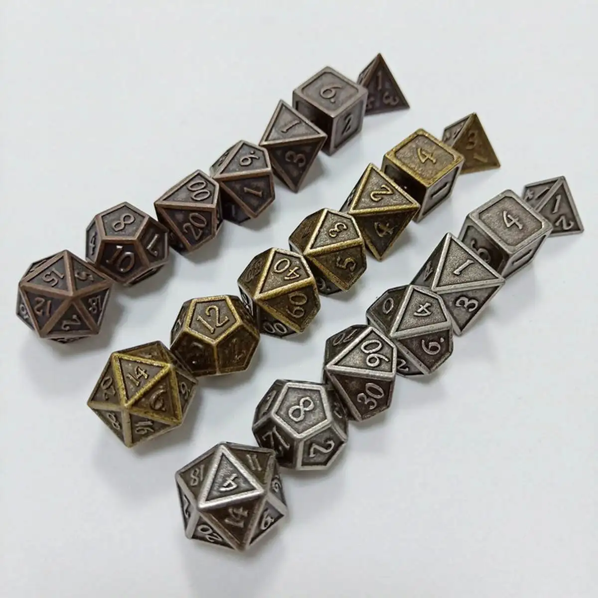 

7Pcs Embossed Heavy Metal Polyhedral Dice Set for RPG Board Dragons Game DND RPG MTG D20 D12 D10 D8 D6 D4 Table Board Game