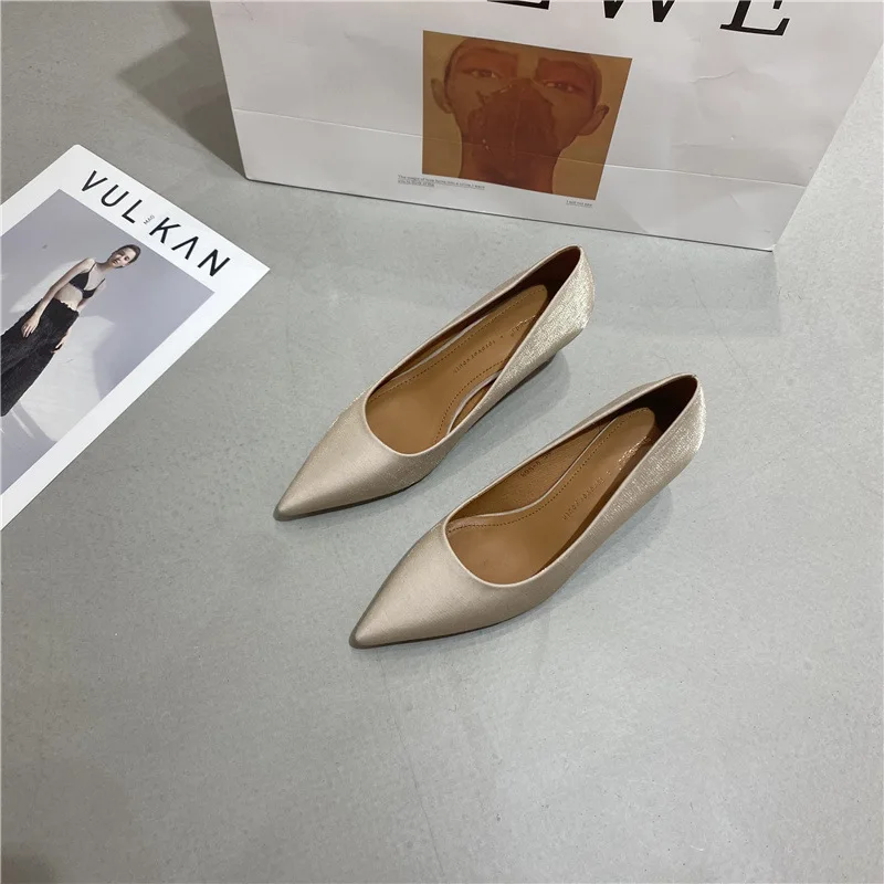 

Flat Black Shoes For Women Shallow Mouth Casual Female Sneakers Low Heels Autumn Pointed Toe Riband Fall New Summer Comfortable