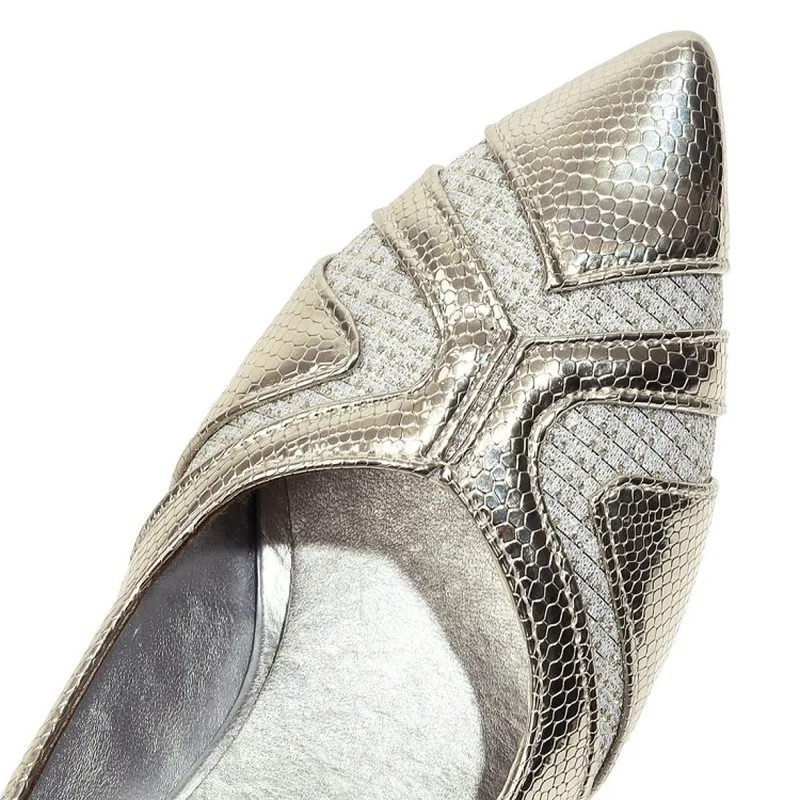 Туфли-лодочки женские с заостренным носком золотым каблуком и блестками | Обувь