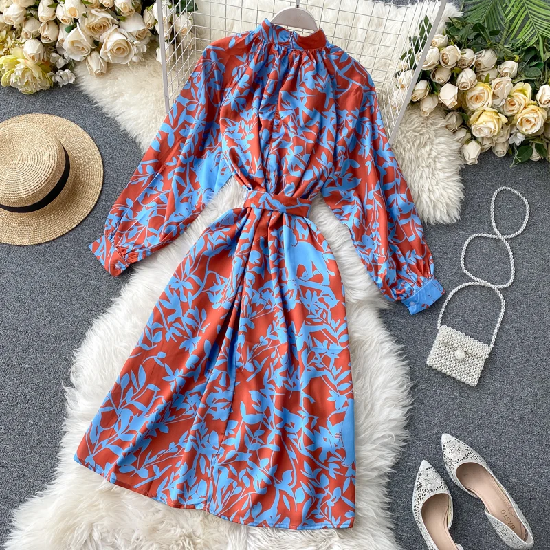 2020 Spring Net Red Temperament Lace Up Waist Thin Western Air Bubble Sleeve Retro Printing Vacation Dress | Женская одежда
