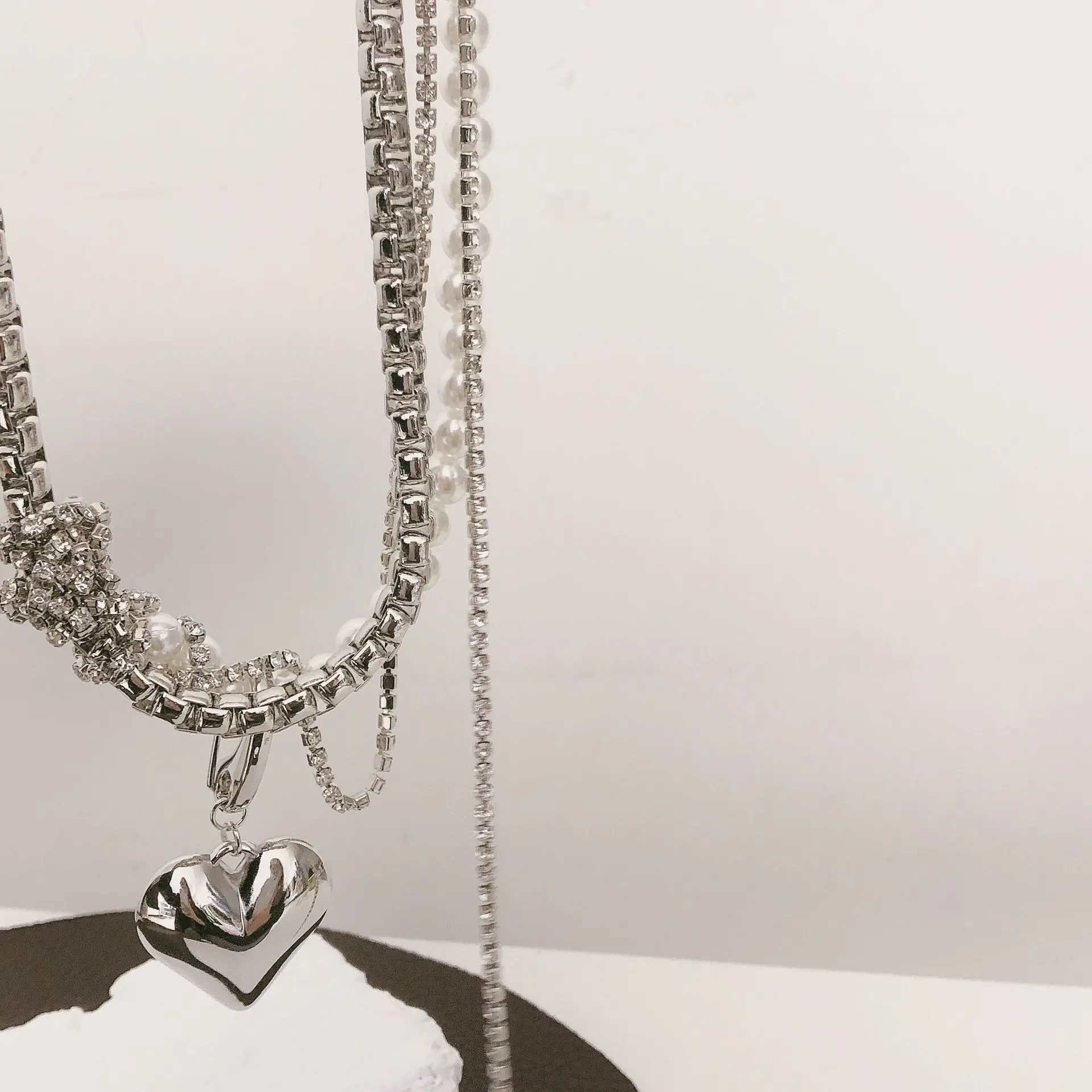 

Sweet and Cool Double Layer Big Heart Pearl Pendant Necklace Rhinestone Chain Tassel Clavicle Chain Necklaces