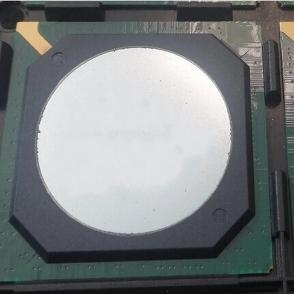

2PCS FLI32626H-BG LCD FLI32626 BGA