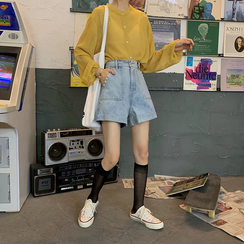 

Summer 2020 New Wide Leg Loose Denim Shorts For Women Big Pockets Beaded High Quality Lady Short Jeans Streetwear Short Femme