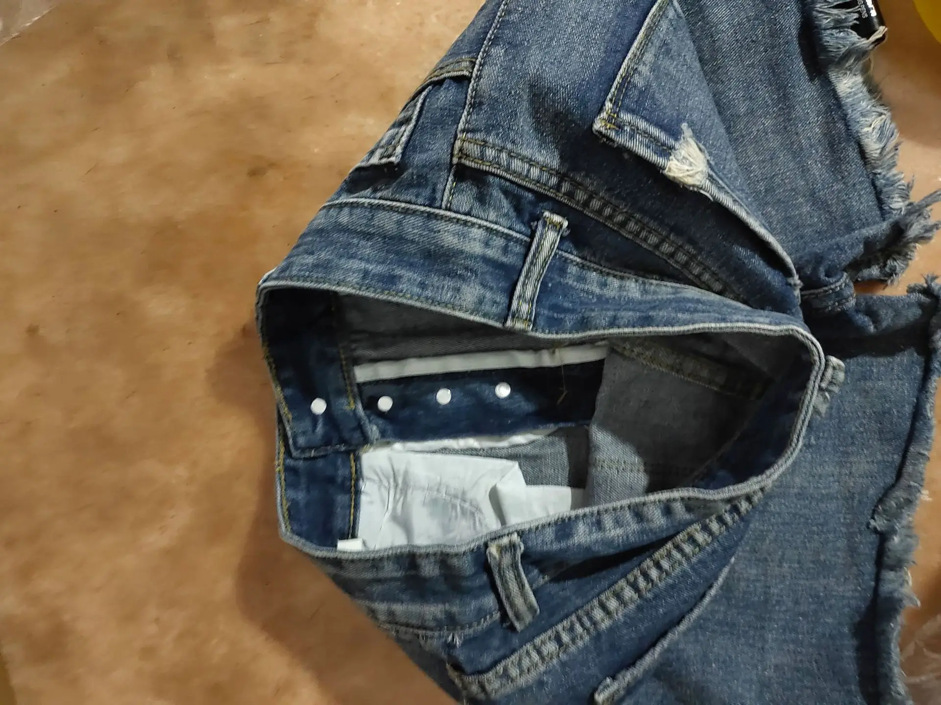 

European and American fashion trend summer new ripped fringed denim shorts women hot pants