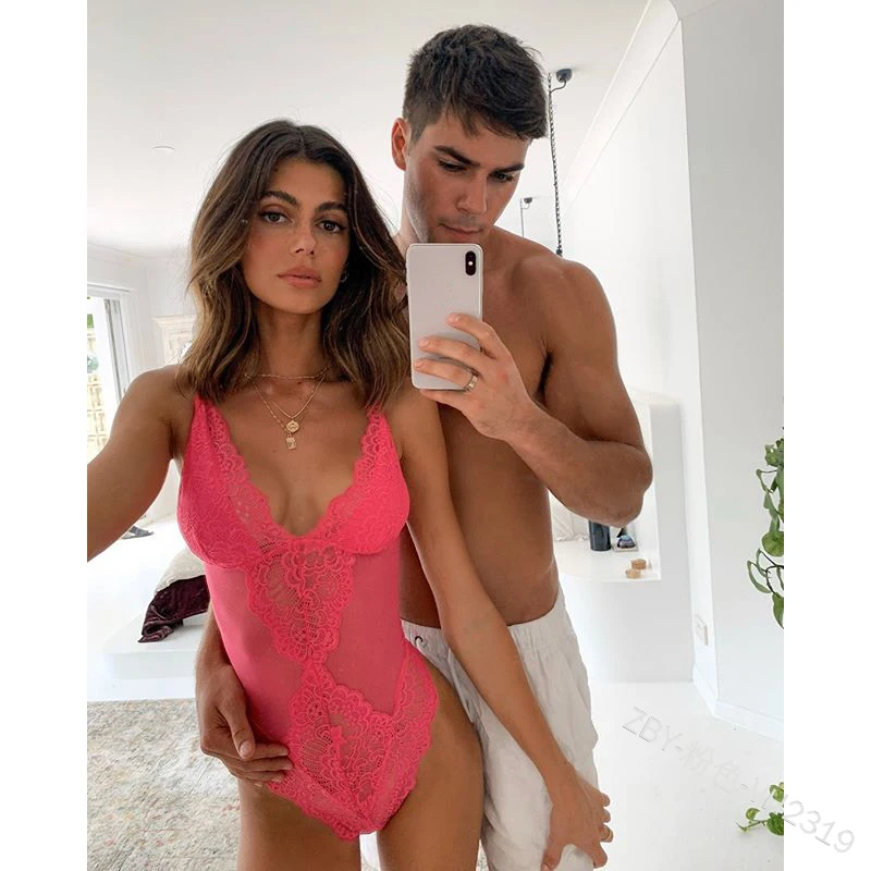 Комбинезон женский кружевной с глубоким V-образным вырезом цельный 2020 |