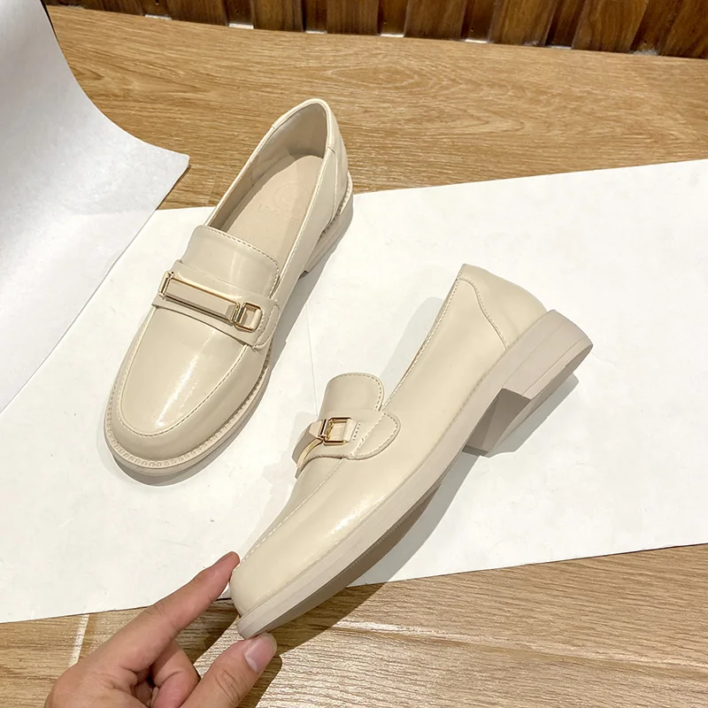 

Classic European American Silp on Loafers Spring Autumn Women's Flat Shoes Metal Buckle Decoration Casual Trend Girl Shoes Stude