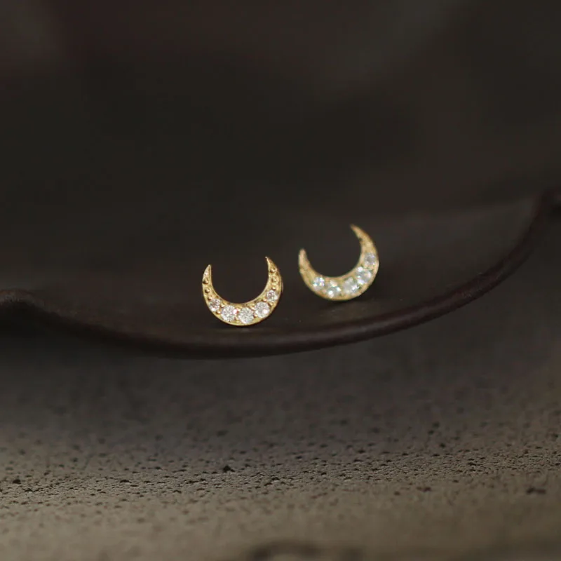 Серьги гвоздики в виде полумесяца с кристаллами 9 к|Серьги-гвоздики| |
