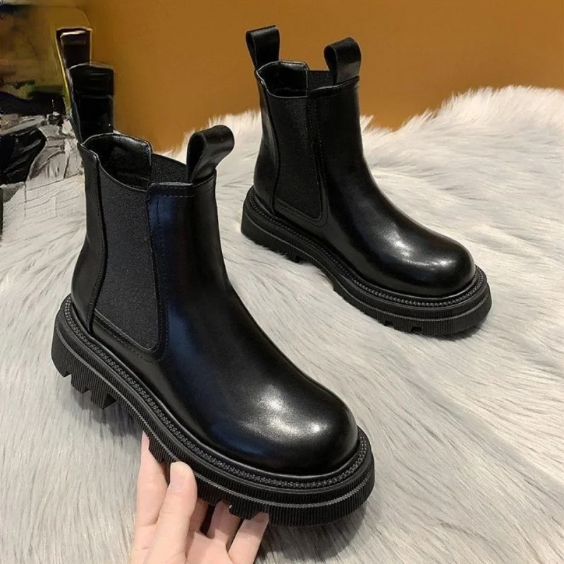 

2021 New Chunky Boots Fashion Platform Women Ankle Female Sole Pouch Ankle Botas Mujer Round Toe Slip-on Botas Mujer Solid Color
