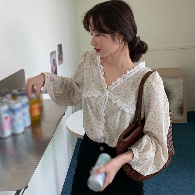 

Women's Floral Print V Neck Blouses Lace Patchwork Sweet Long Sleeves Chiffon Shirt Tops