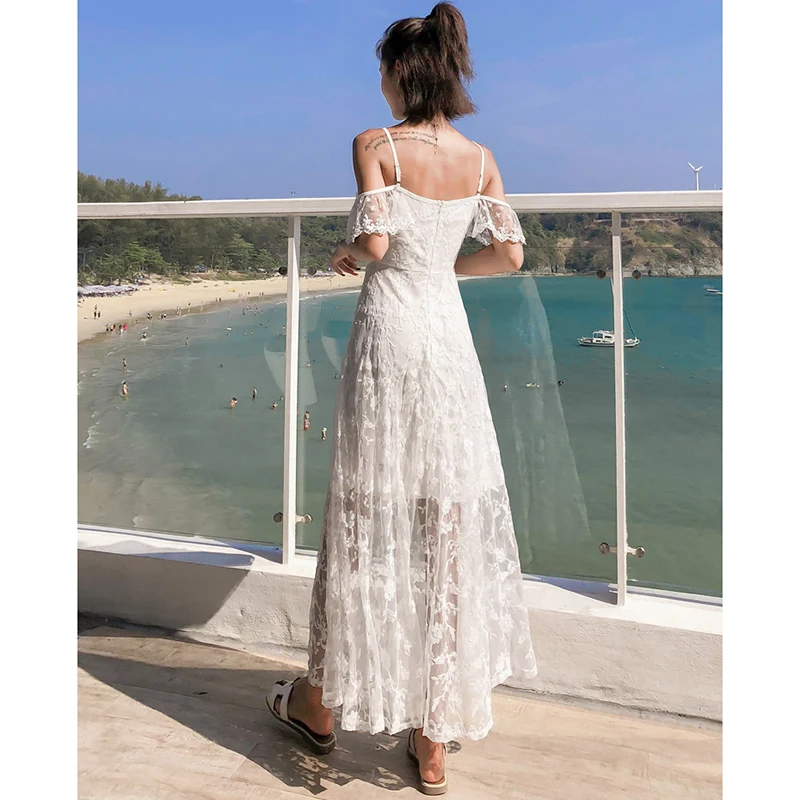 Женское кружевное платье с открытой спиной белое длинное пляжное на бретельках