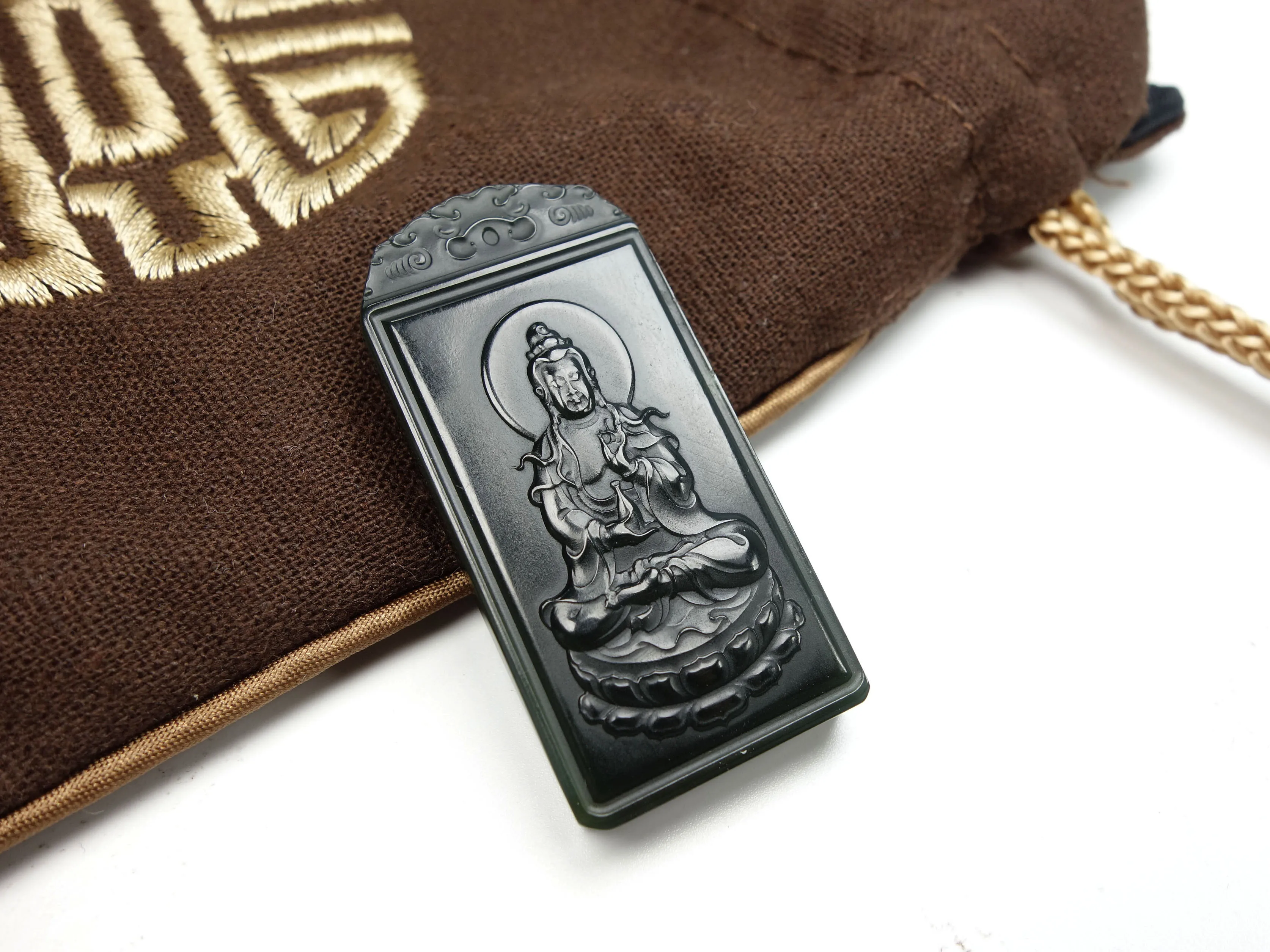 Натуральный зеленый ручной резной нефрит из области Хэтянь Майтрея камень кулон