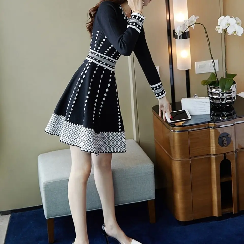 Knitted Dress Autumn and Winter Women's 2021 New Mid-Length Waist-Tight Temperament Slimming Fashionable Small Black | Женская