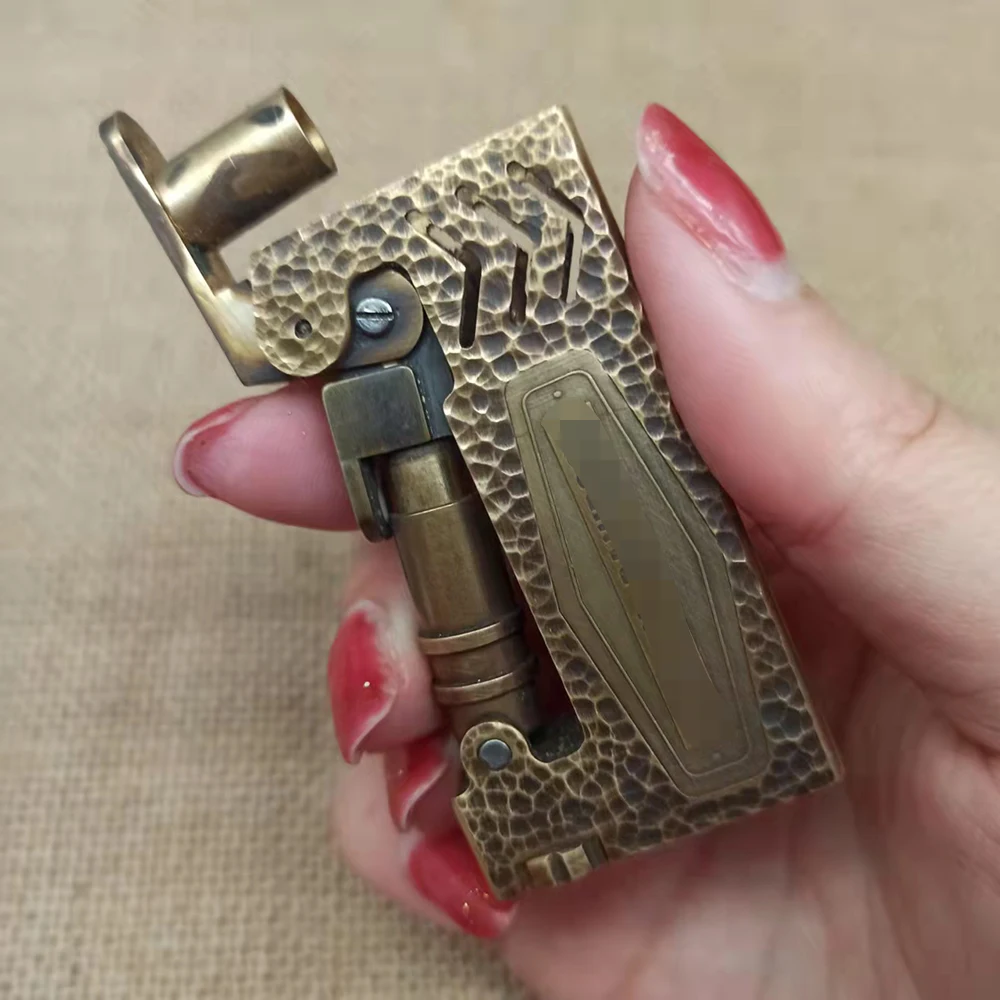 

Handmade brass machete new hand-carved old kerosene lighter personality men's windproof
