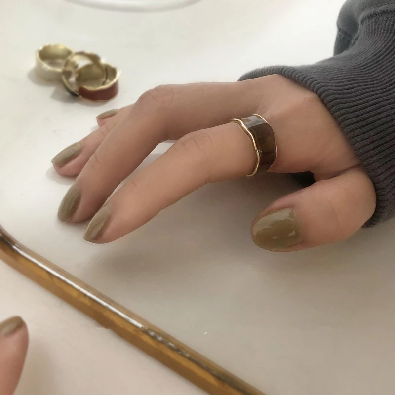 Женское асимметричное кольцо AOMU металлическое регулируемое с эмалью вечерние