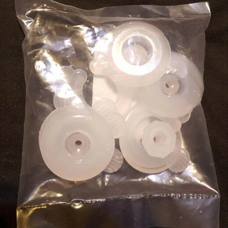 

4Pcs Comforter Grippers Quilt Clip Portable Blankets Sheet Accessories Fastener Clips Plastic Bed Duvet Holders Durable