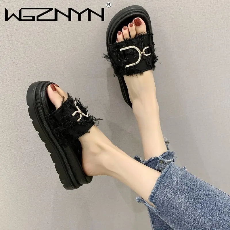 

WGZNYN 2021 Summer Fur Slippers Women Fashion Slides Woman Rhinestone Sandals Fluffy Female Shoes Glitter Indoor Diamond Shoes