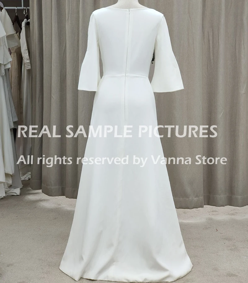 Мягкое атласное свадебное платье с разрезом спереди простое до щиколотки