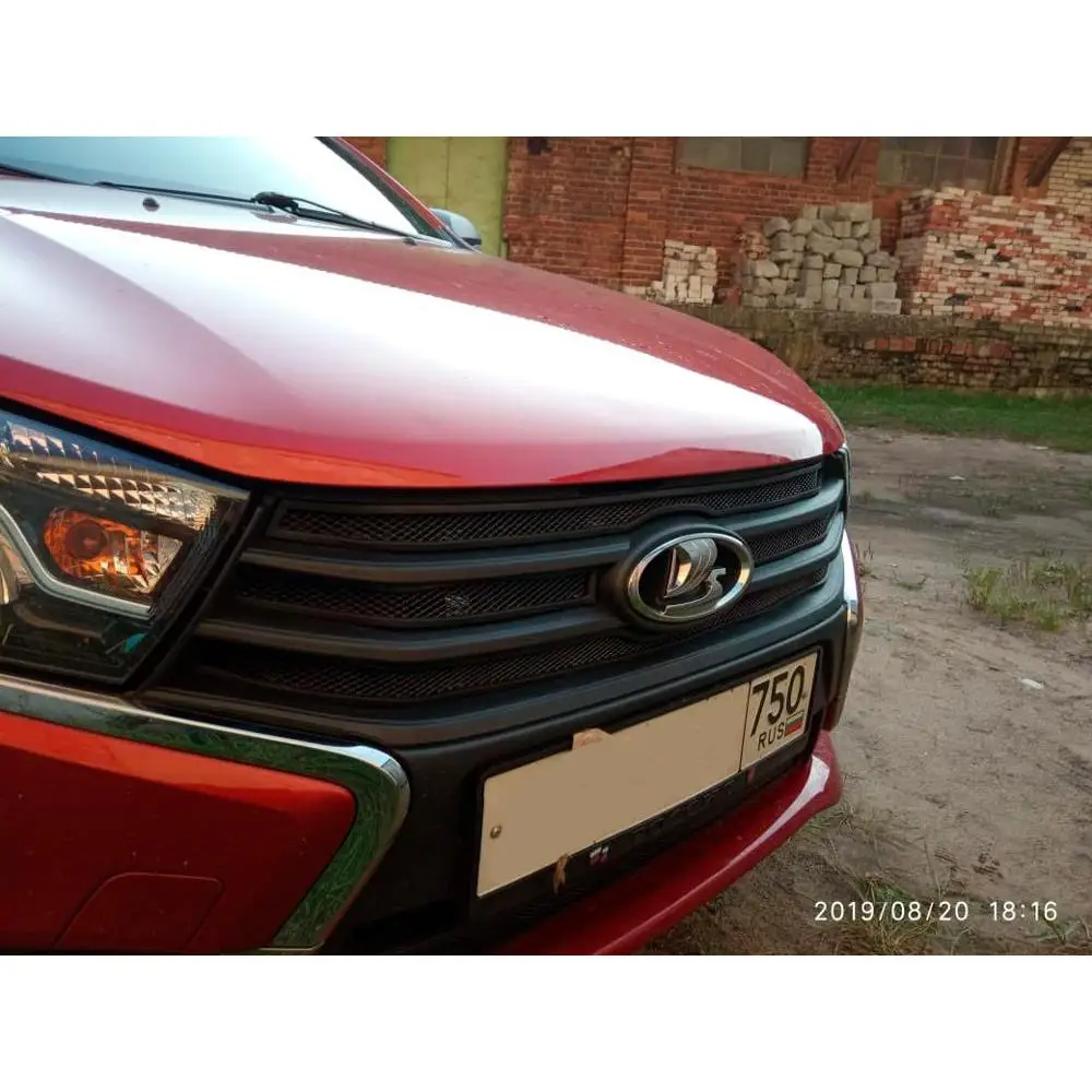 Защитная сетка на решетку радиатора Lada Vesta седан SW верхняя и нижняя защита от