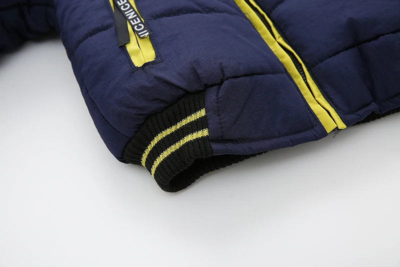 Новинка 2021 зимняя плотная ветровка с меховым воротником и надписью сохраняющая