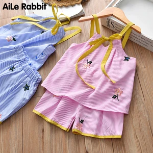 Летний костюм Одежда Для Девочек топ на бретельках и шорты комплект из 2 предметов, футболка в полоску с вышитыми цветами