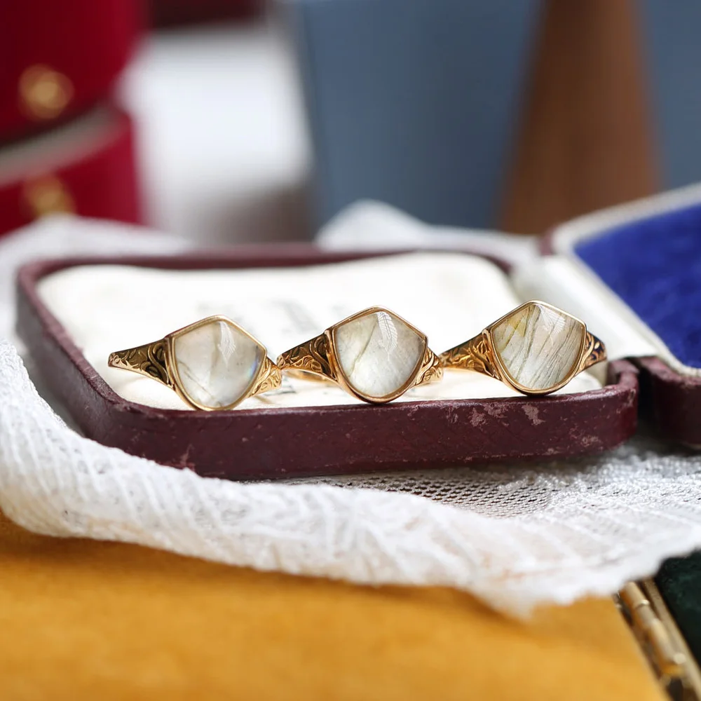 

LAMOON 925 Sterling Silver Ring Natural Labradorite Rings For Women Crystal Shell Vintage Pattern Gold Plated Fine Jewelry RI002