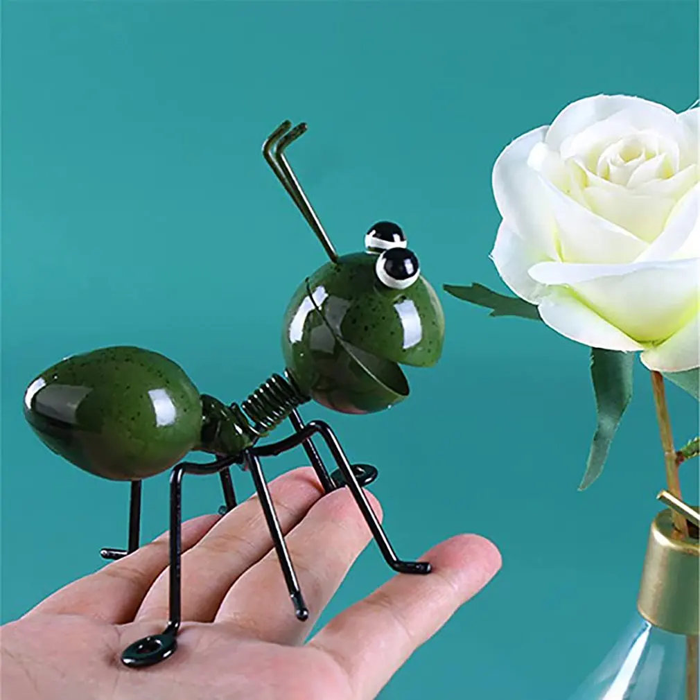 

4 PCS Cute Metal Cartoon Ant Insect Wall Decoration Hanging For Patio Craft Yard Outdoor Garden Home Lawn Decor Sculptures