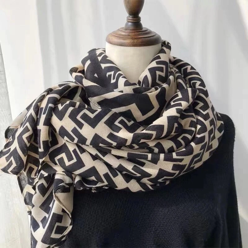 

2021 Brand Autumn winter women beach quality shawl cotton scarf lady fashion scarves bandana pashmina wrap hijab muffler