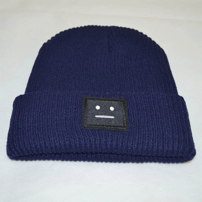 navy blue Новейший стиль знаменитостей, женская и мужская зимняя вязаная шапка, покерный робот, этикетка, шерстяная шапка, повседневная шапка, милая теплая шапка Skullies - Цвет: navy blue