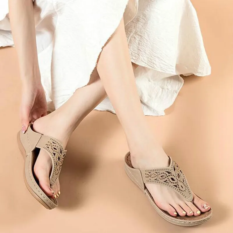 

Female Slippers Retro PU Leather Ladies Flip Flops Retro Slope with Wedges Solid Crystal Woman Summer Shoes Large Size