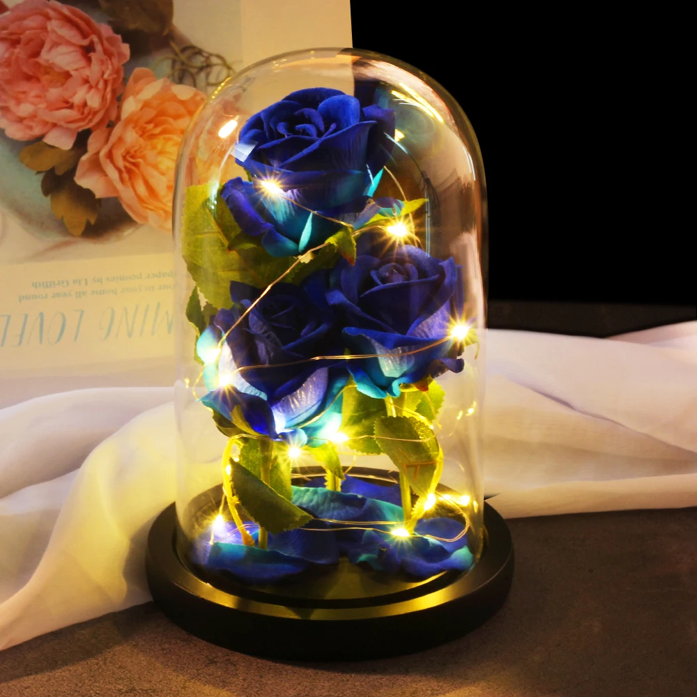 С героями мультфильма Красавица и Чудовище Искусственные цветы в орнамент